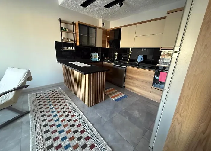 Huzurlu Aile Evi Guevenlikli Havuzlu Site Apartment