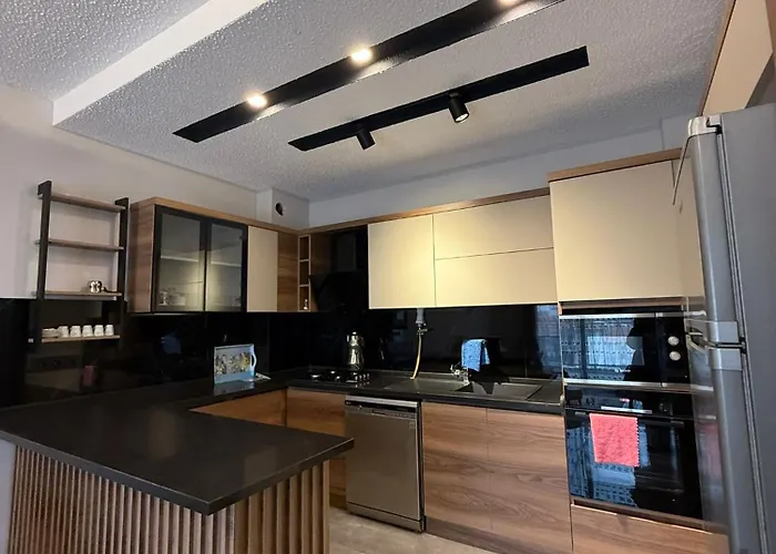 Daire Huzurlu Aile Evi Güvenlikli Havuzlu Site *