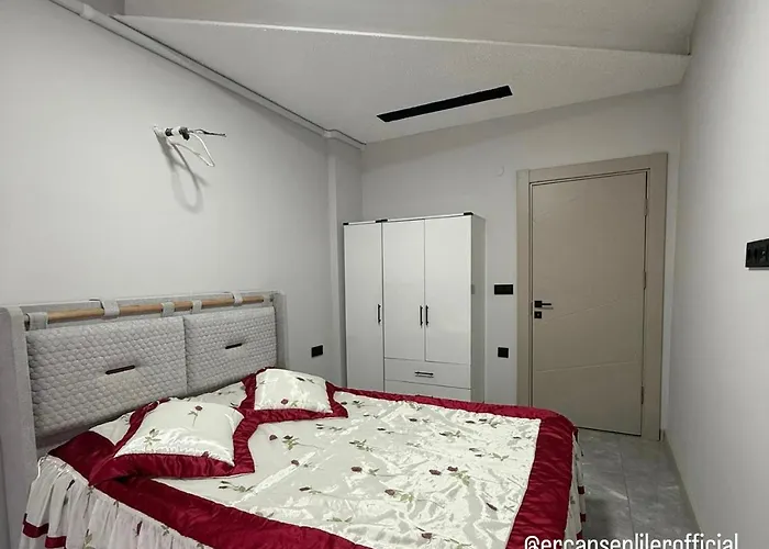 Huzurlu Aile Evi Güvenlikli Havuzlu Site